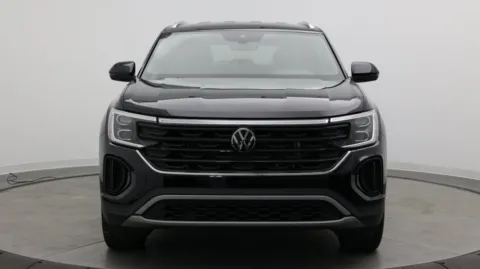 Photos of 2024 Volkswagen Atlas Cross Sport 2.0T SE w/Technology for sale in Jacksonville, FL at Auto Boutique Florida