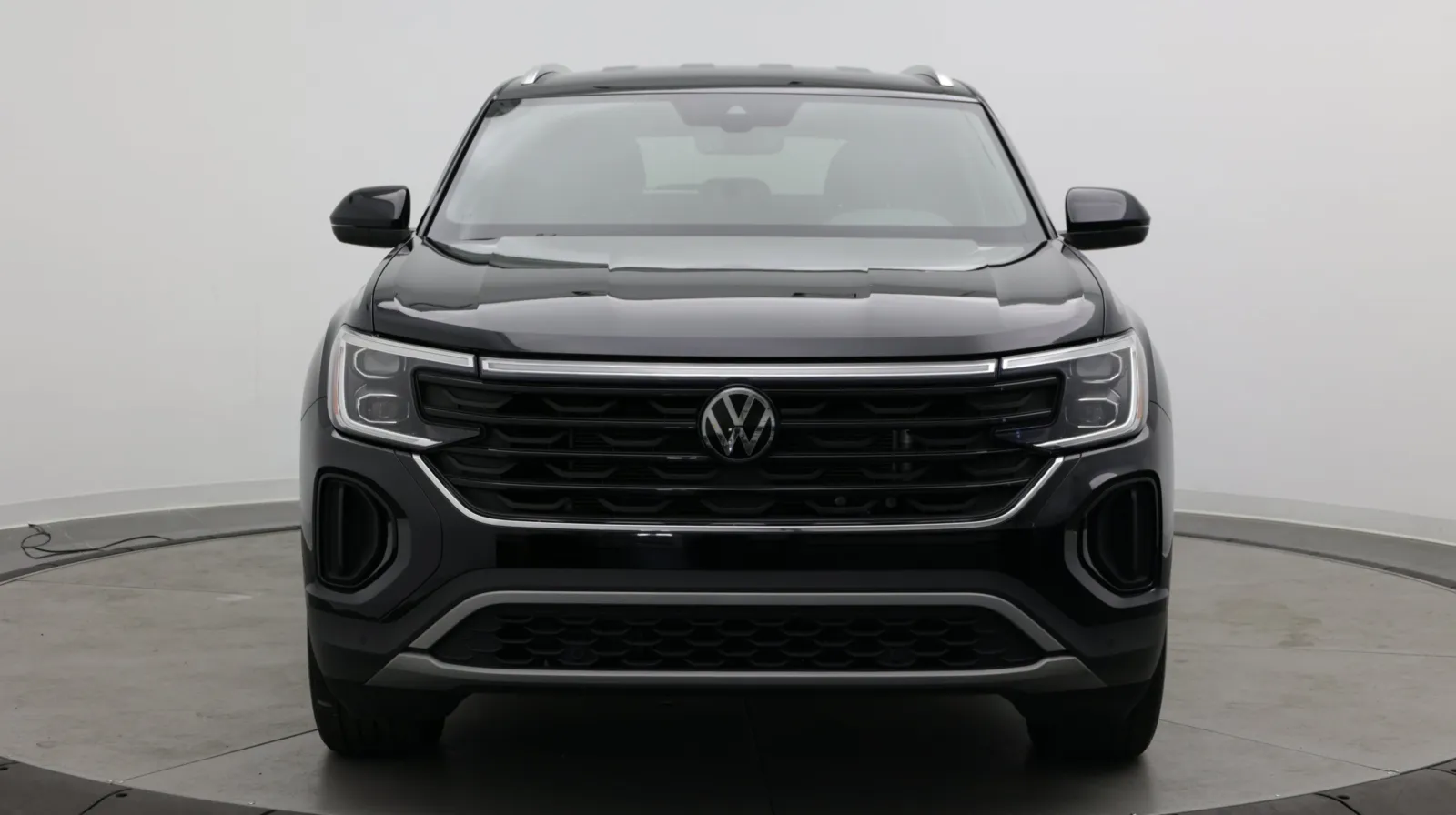 Volkswagen Atlas Cross Sport photo 2
