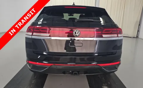 More photos of 2024 Volkswagen Atlas Cross Sport 2.0T SE w/Technology at Auto Boutique Florida, FL