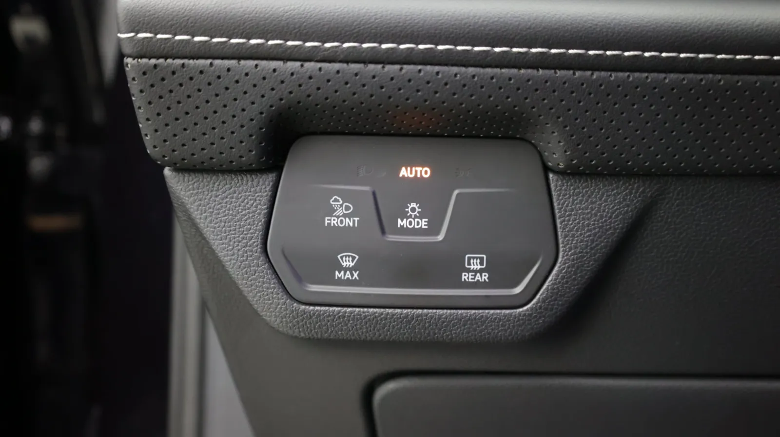 Volkswagen Atlas Cross Sport photo 14