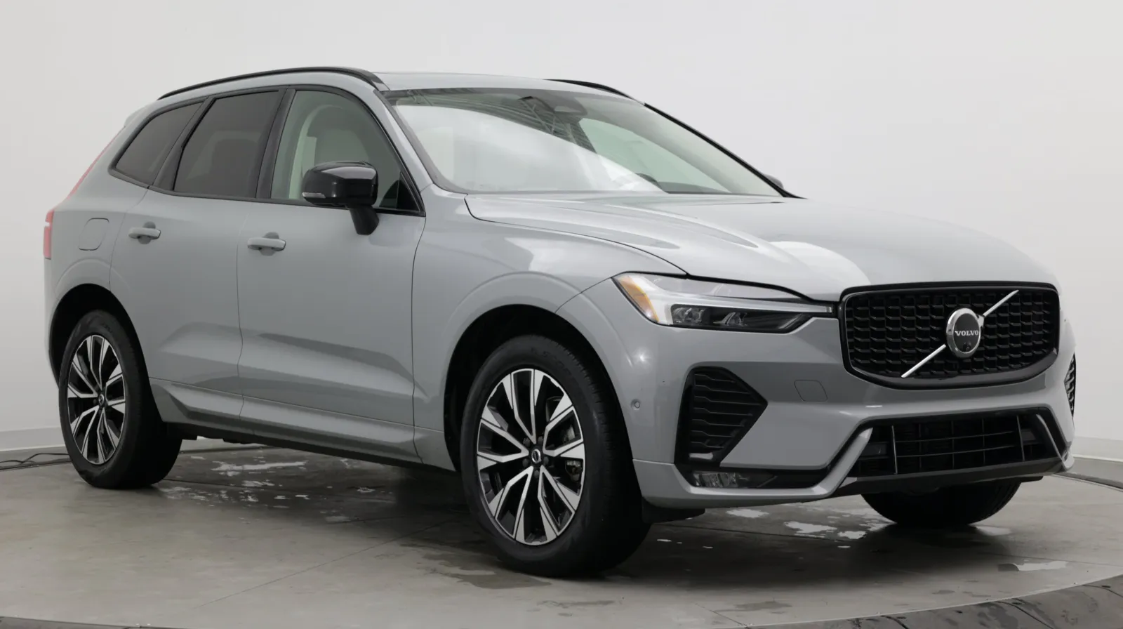 Volvo XC60 photo 3