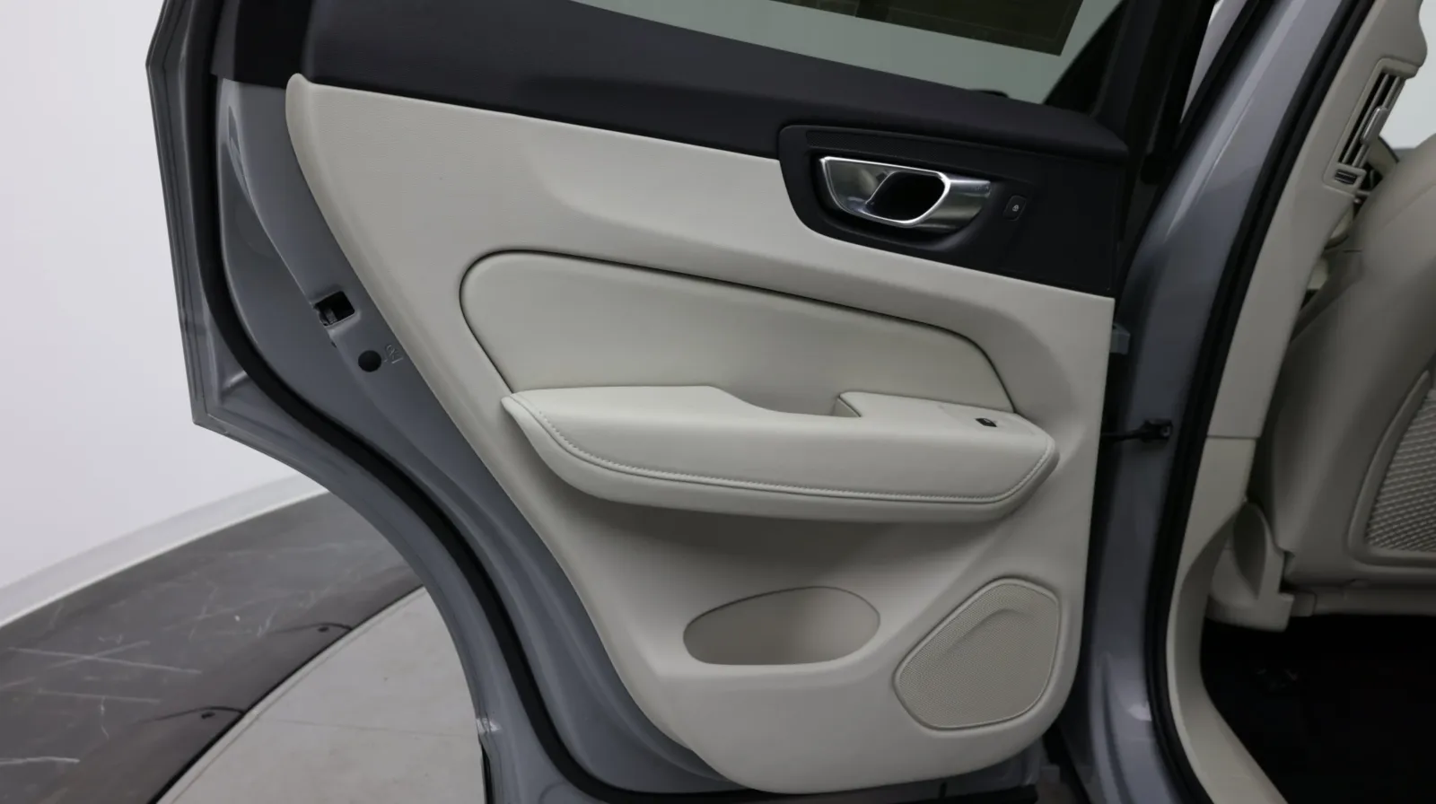Volvo XC60 photo 22