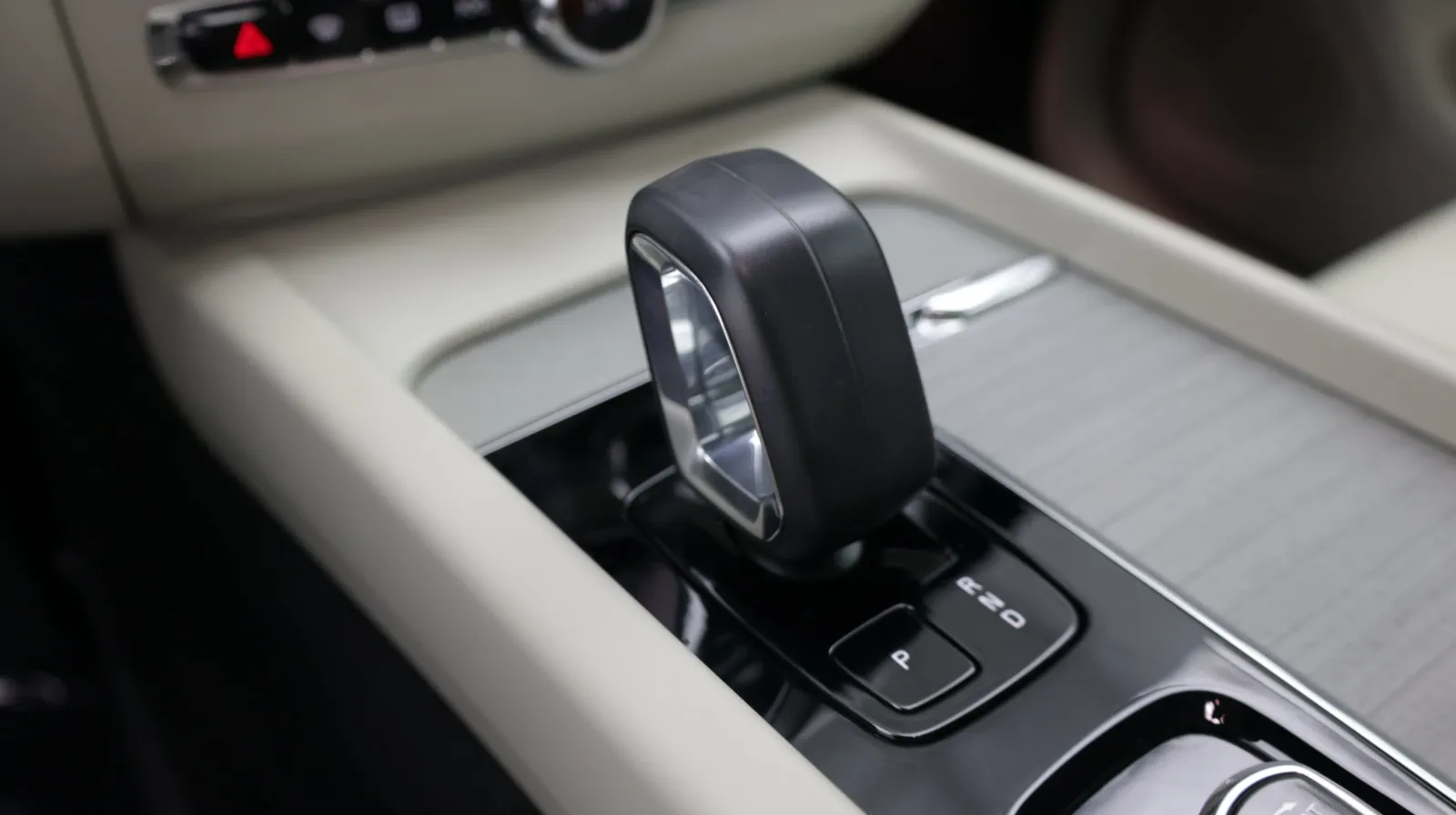 Volvo XC60 photo 14