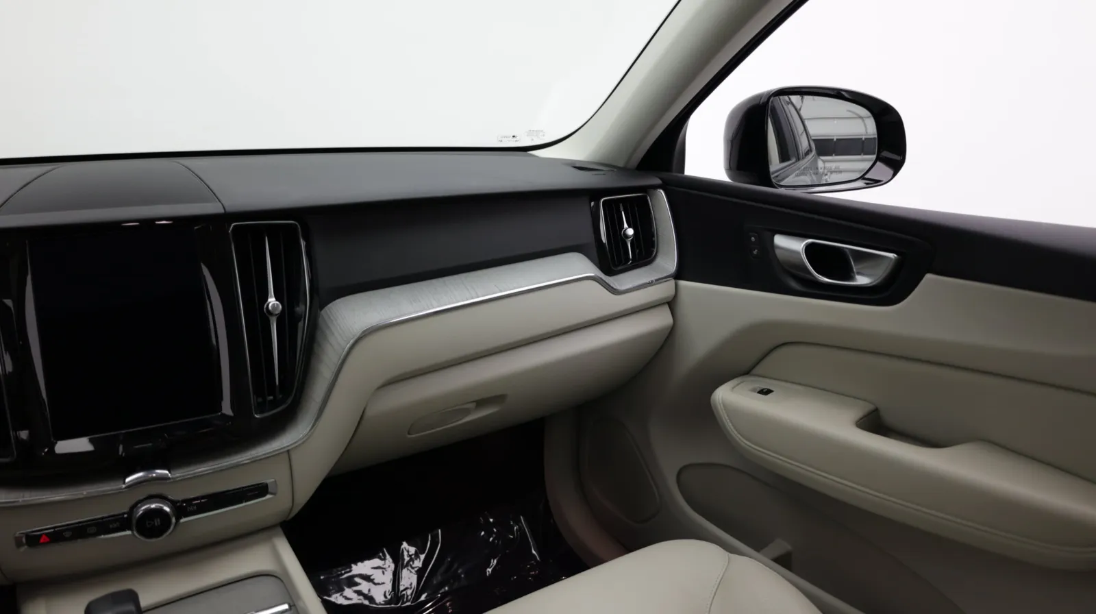 Volvo XC60 photo 26
