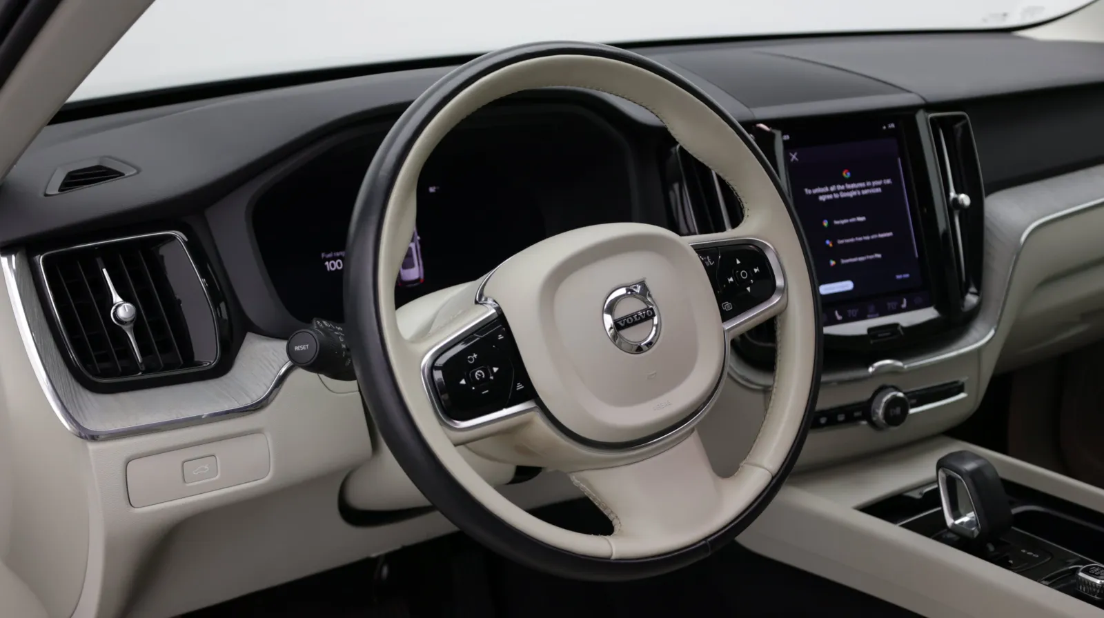 Volvo XC60 photo 8