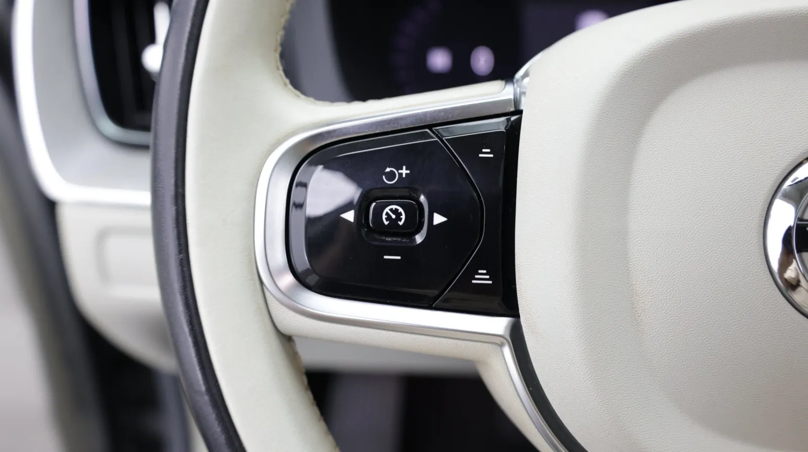 Volvo XC60 photo 19