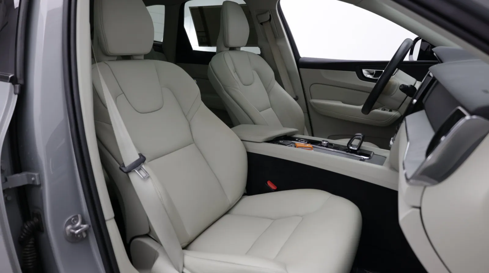 Volvo XC60 photo 35