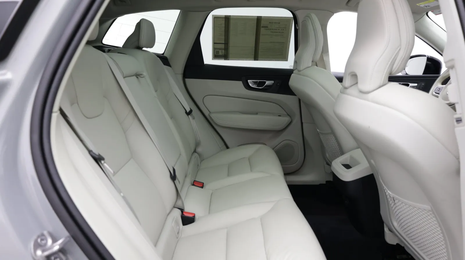 Volvo XC60 photo 30