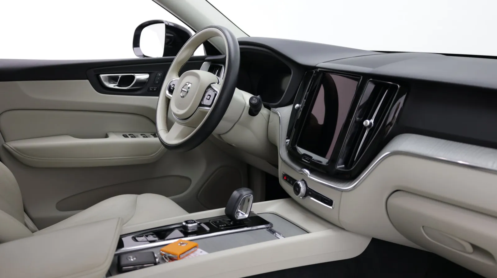 Volvo XC60 photo 32