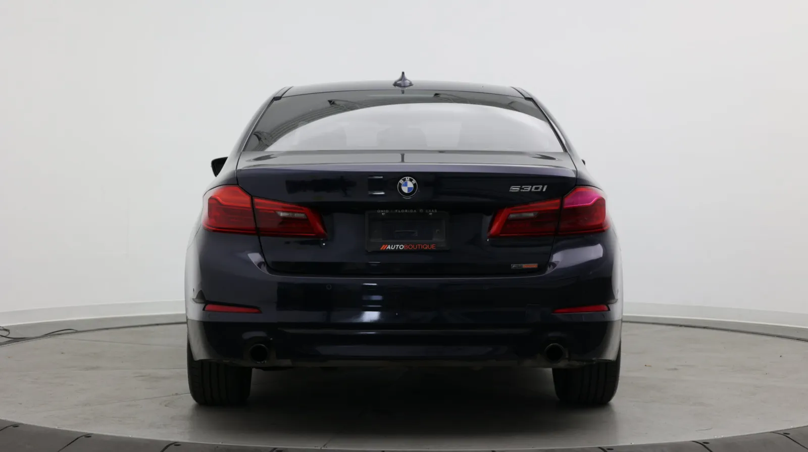 BMW 5 Series photo 7
