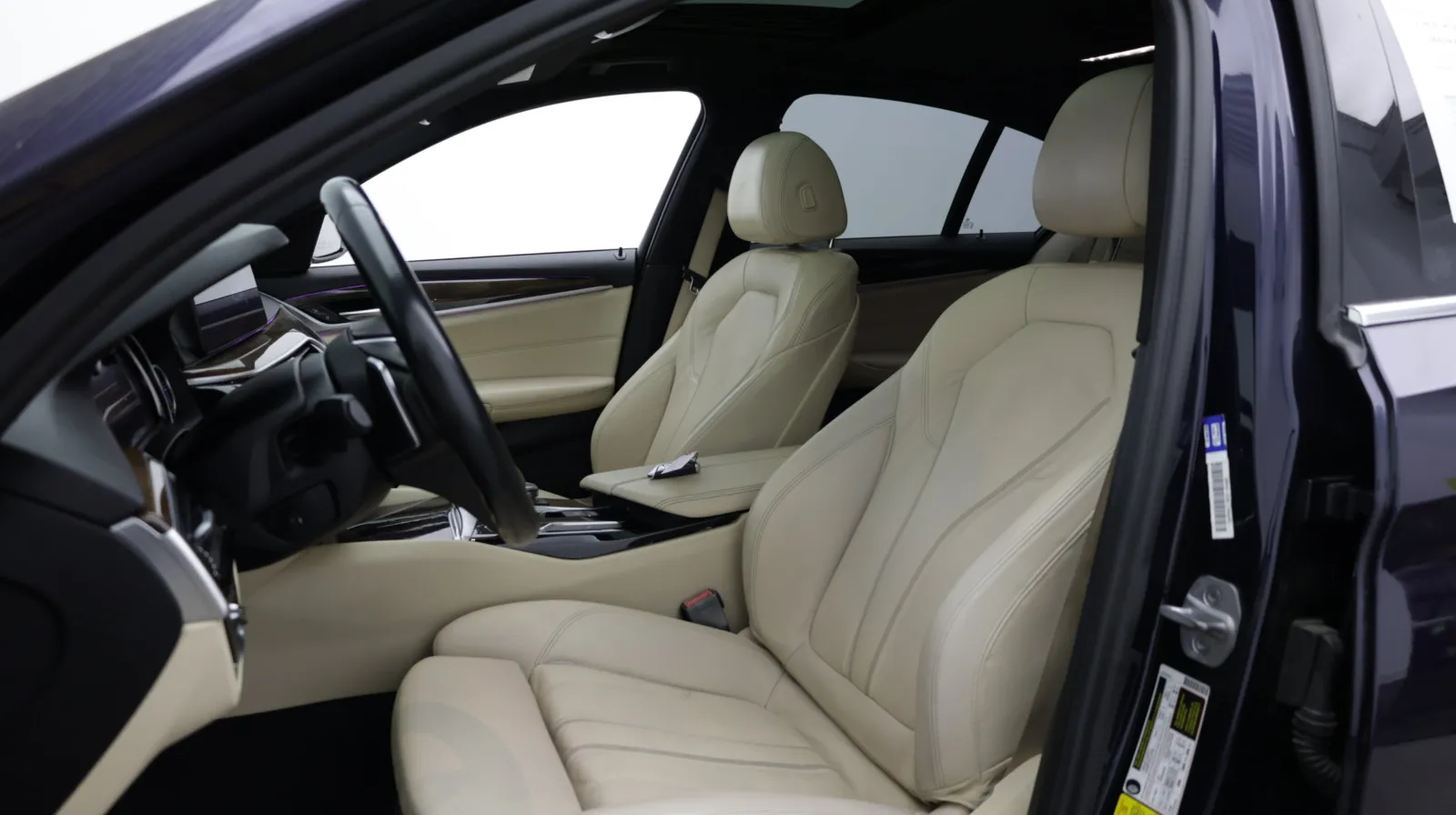BMW 5 Series photo 15