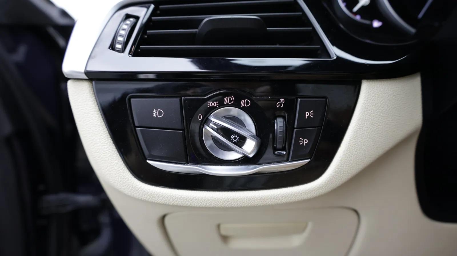 BMW 5 Series photo 16