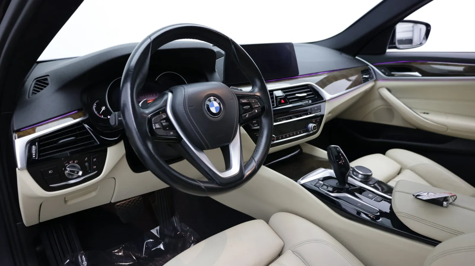 BMW 5 Series photo 11