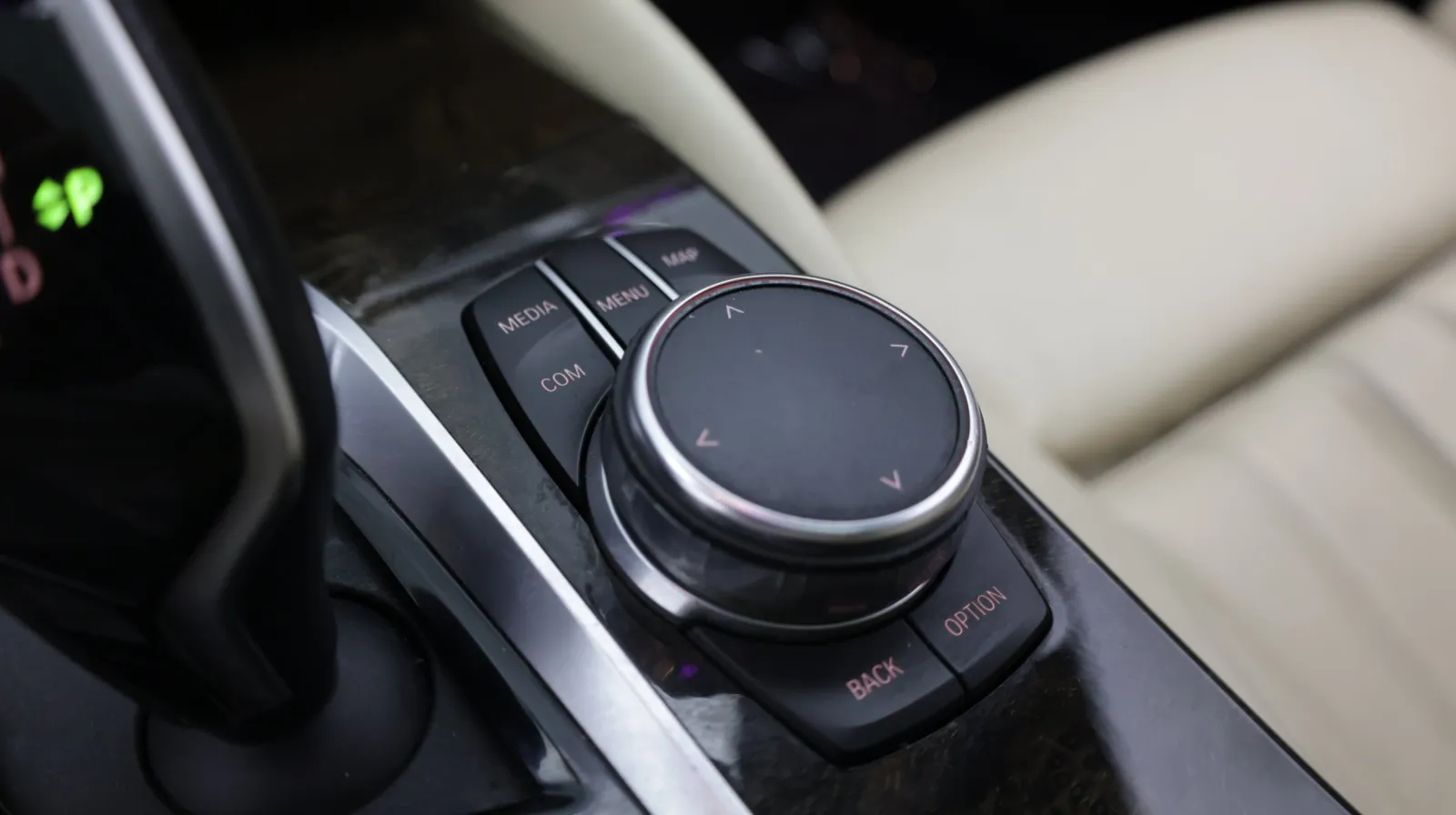 BMW 5 Series photo 19