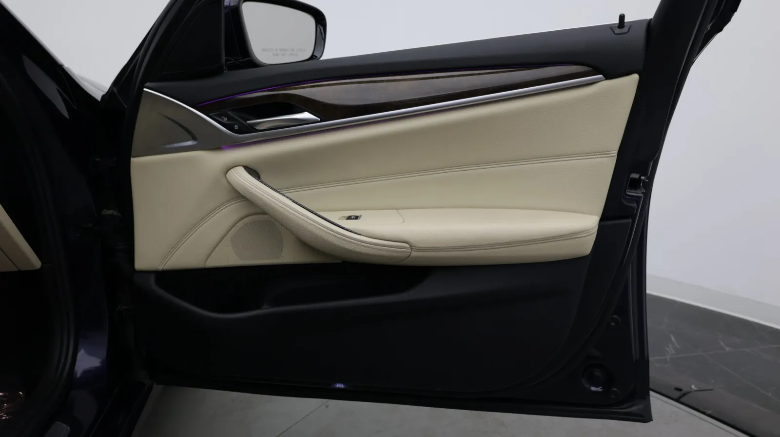 BMW 5 Series photo 39