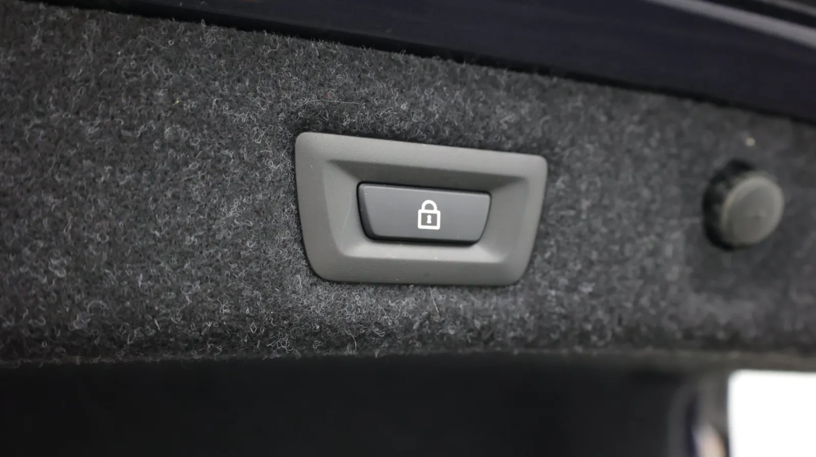 BMW 5 Series photo 36