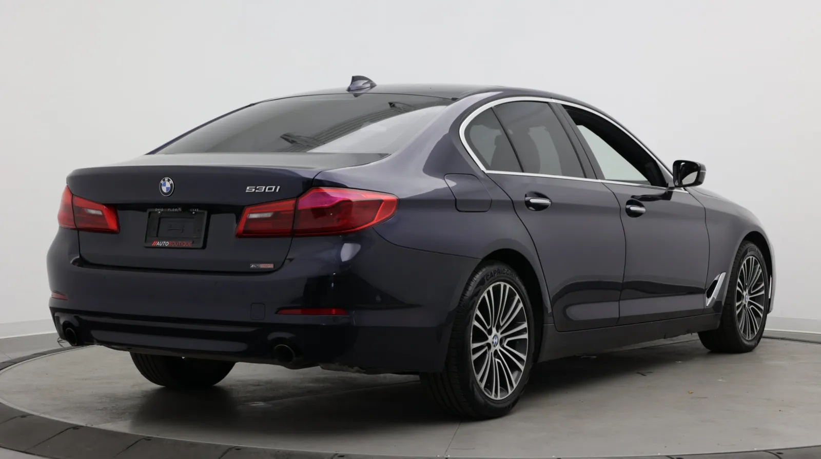 BMW 5 Series photo 8