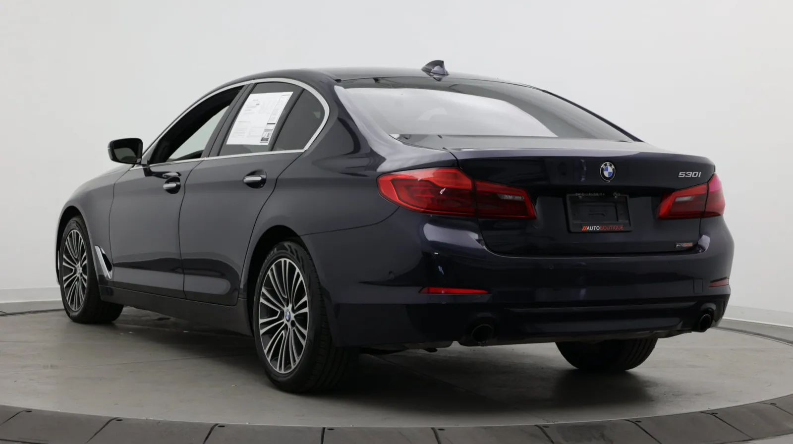 BMW 5 Series photo 6