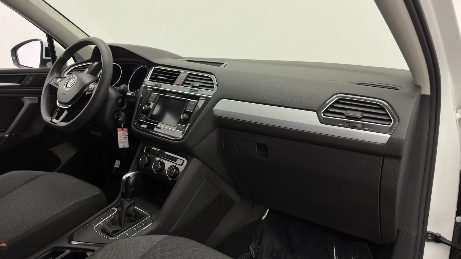Volkswagen Tiguan photo 32