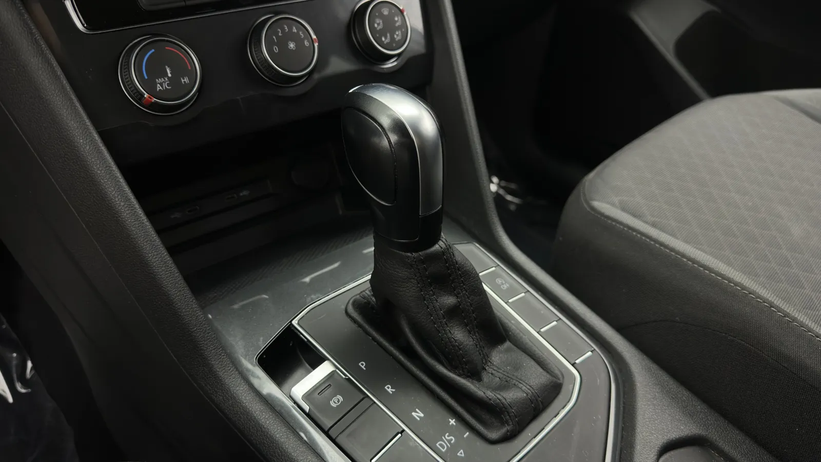 Volkswagen Tiguan photo 14