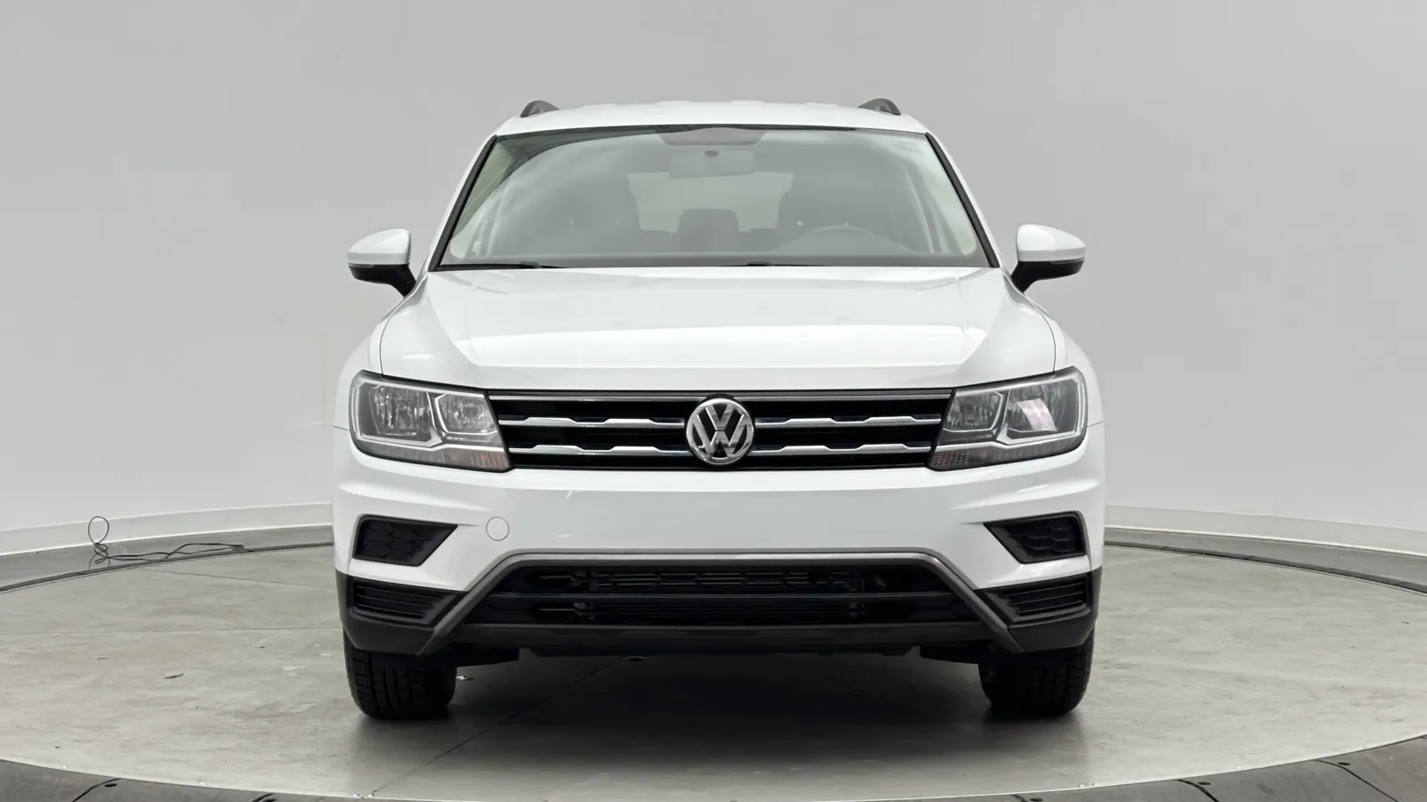 Volkswagen Tiguan photo 2