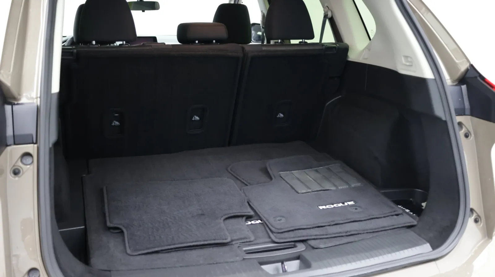 Nissan Rogue photo 30