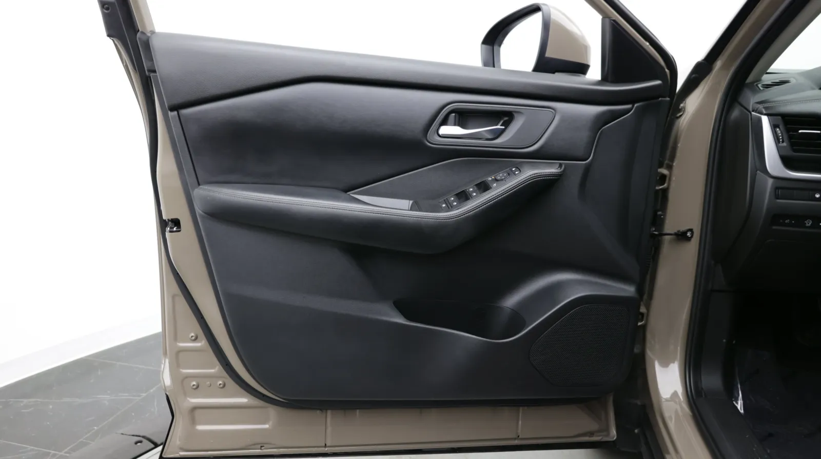 Nissan Rogue photo 10