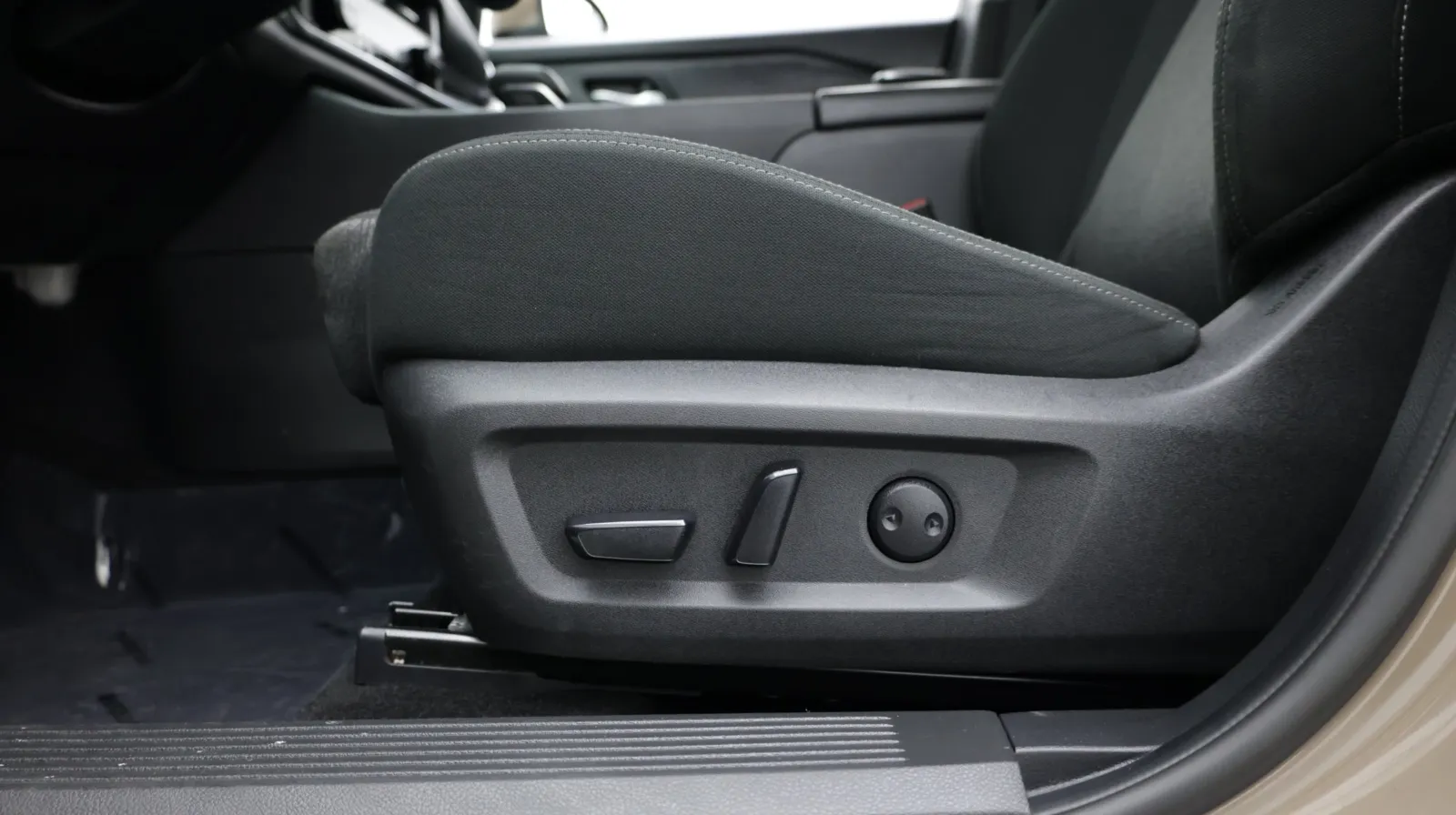Nissan Rogue photo 13