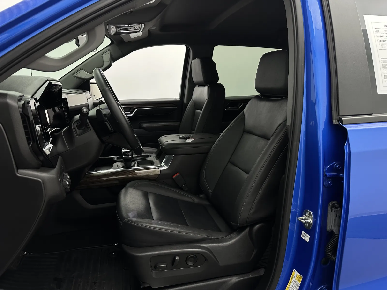 Chevrolet Silverado photo 18