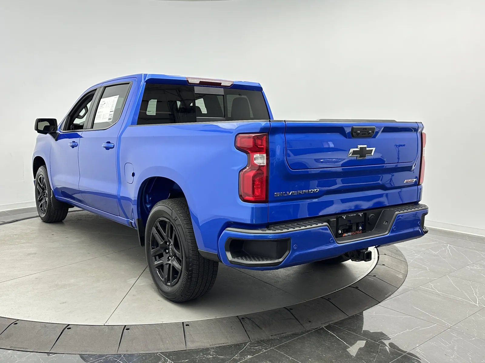 Chevrolet Silverado photo 4