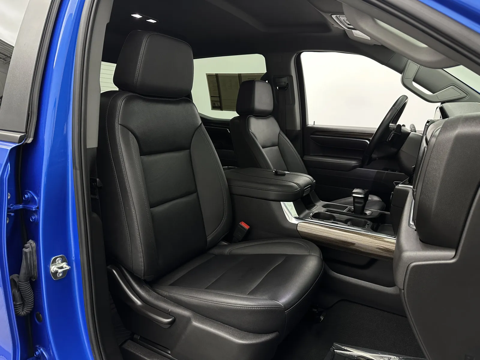 Chevrolet Silverado photo 43