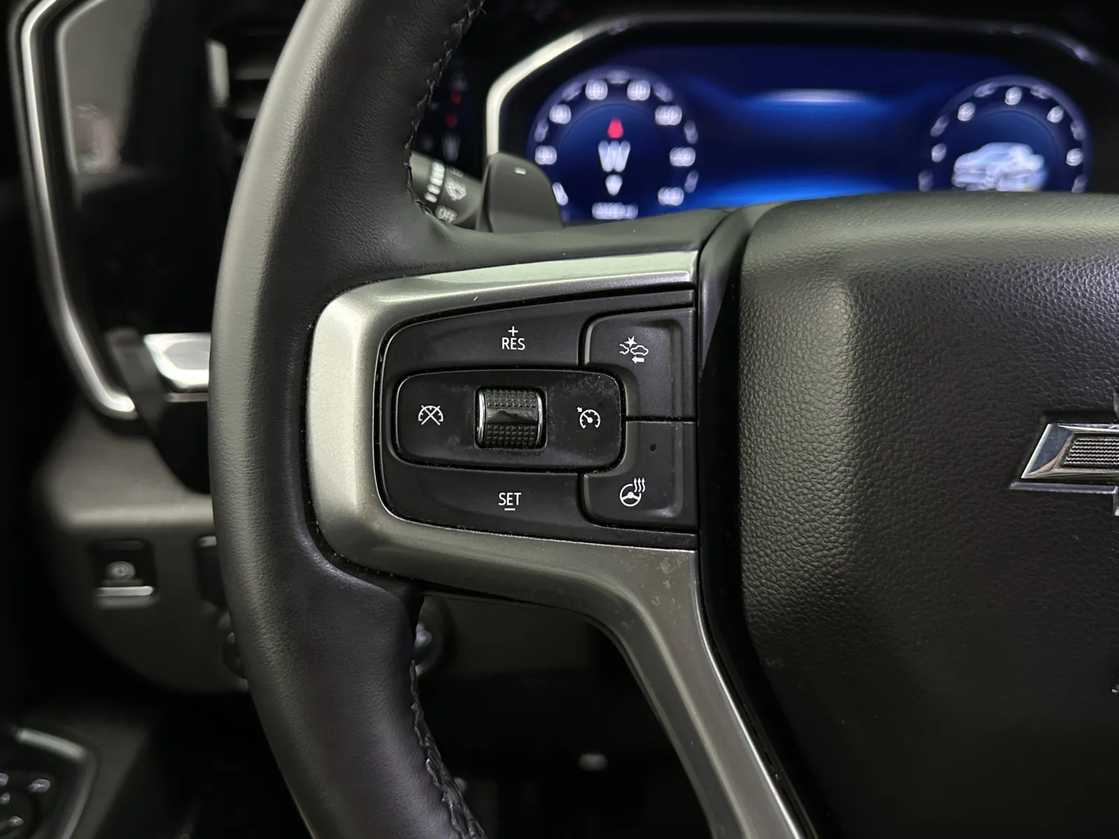 Chevrolet Silverado photo 28