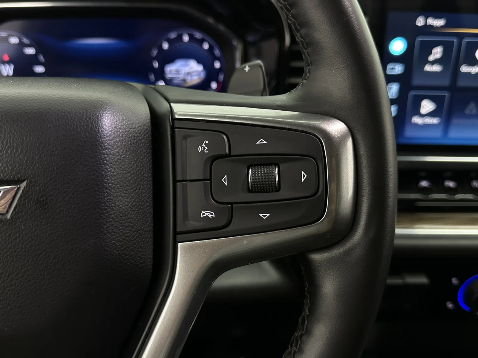 Chevrolet Silverado photo 29