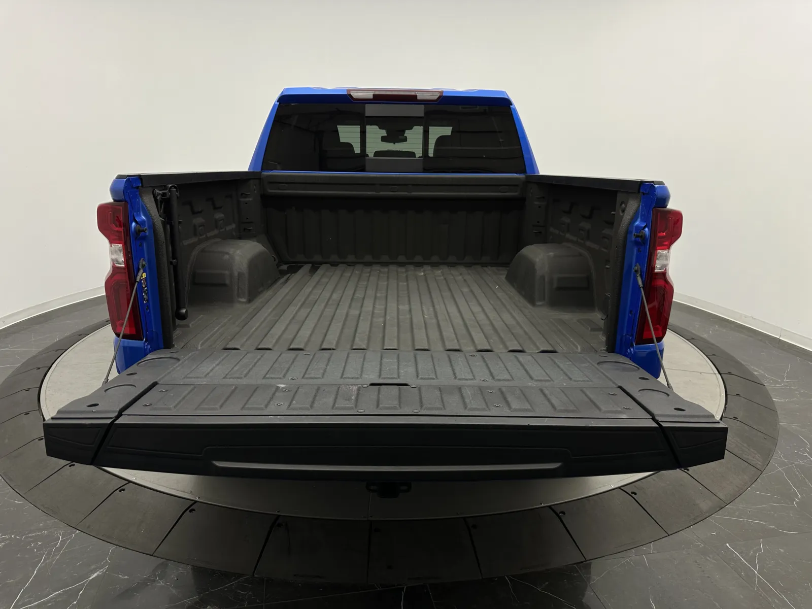 Chevrolet Silverado photo 36