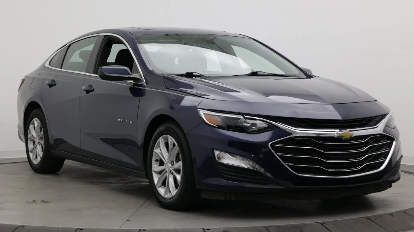 Chevrolet Malibu photo 3
