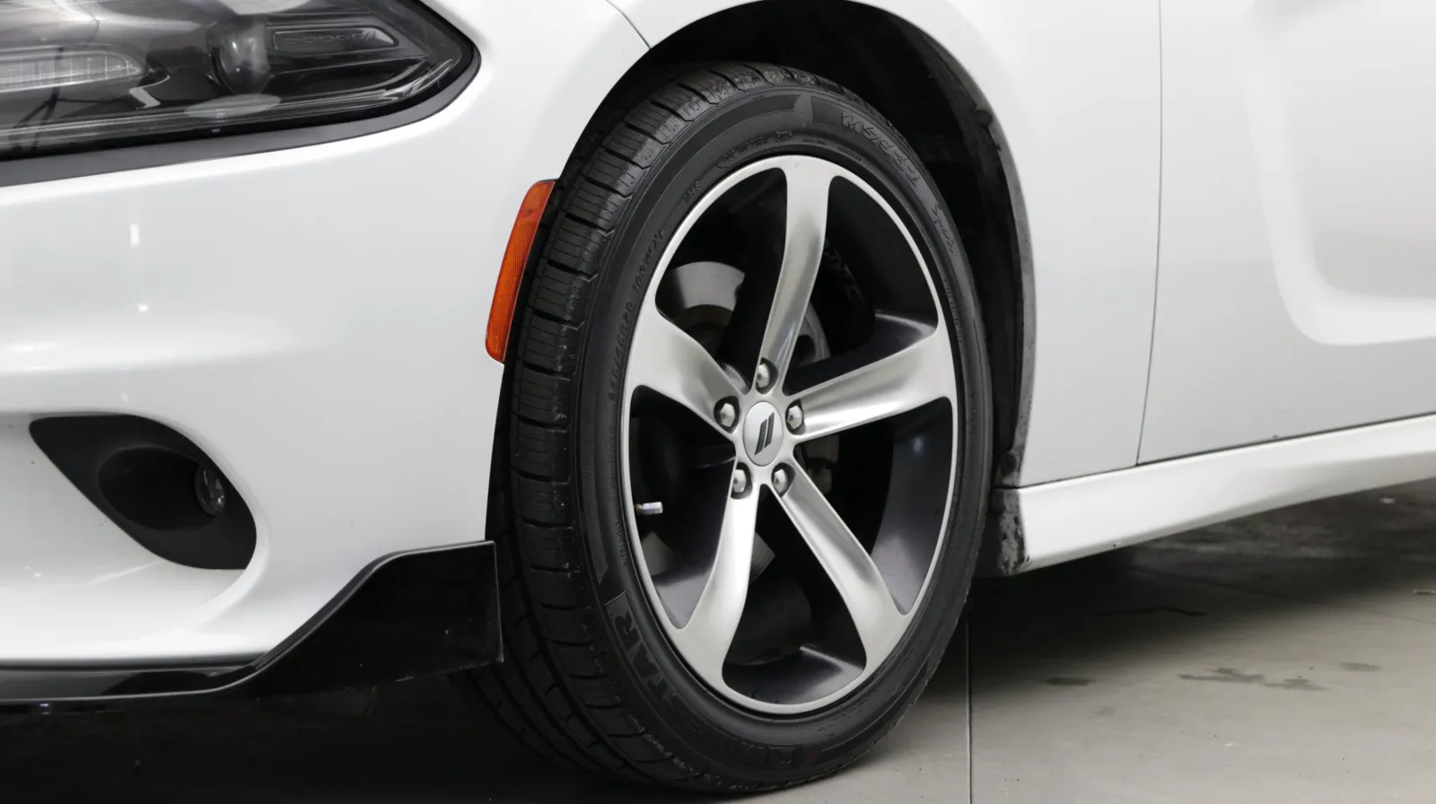 Dodge Charger photo 8