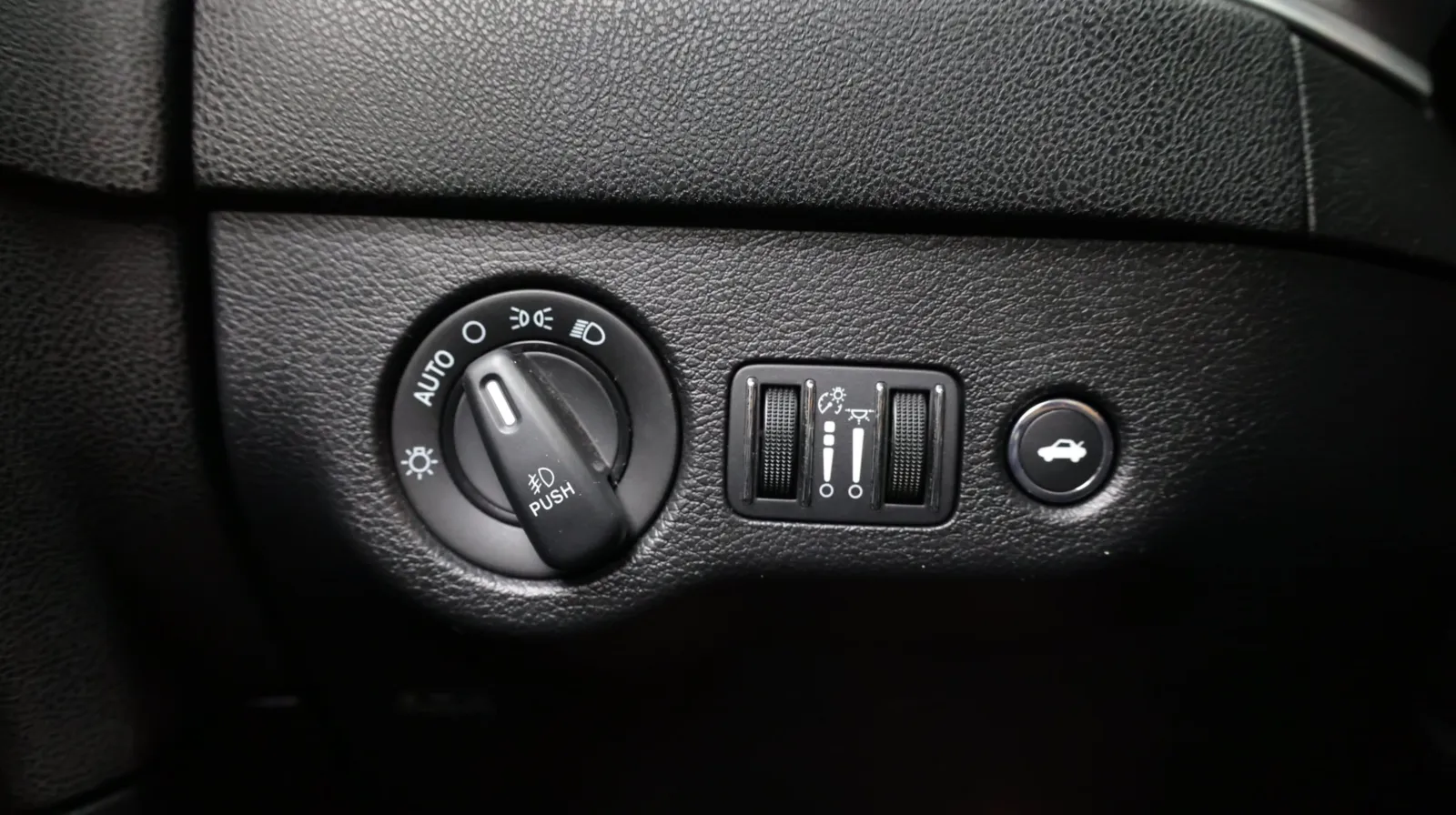 Dodge Charger photo 16
