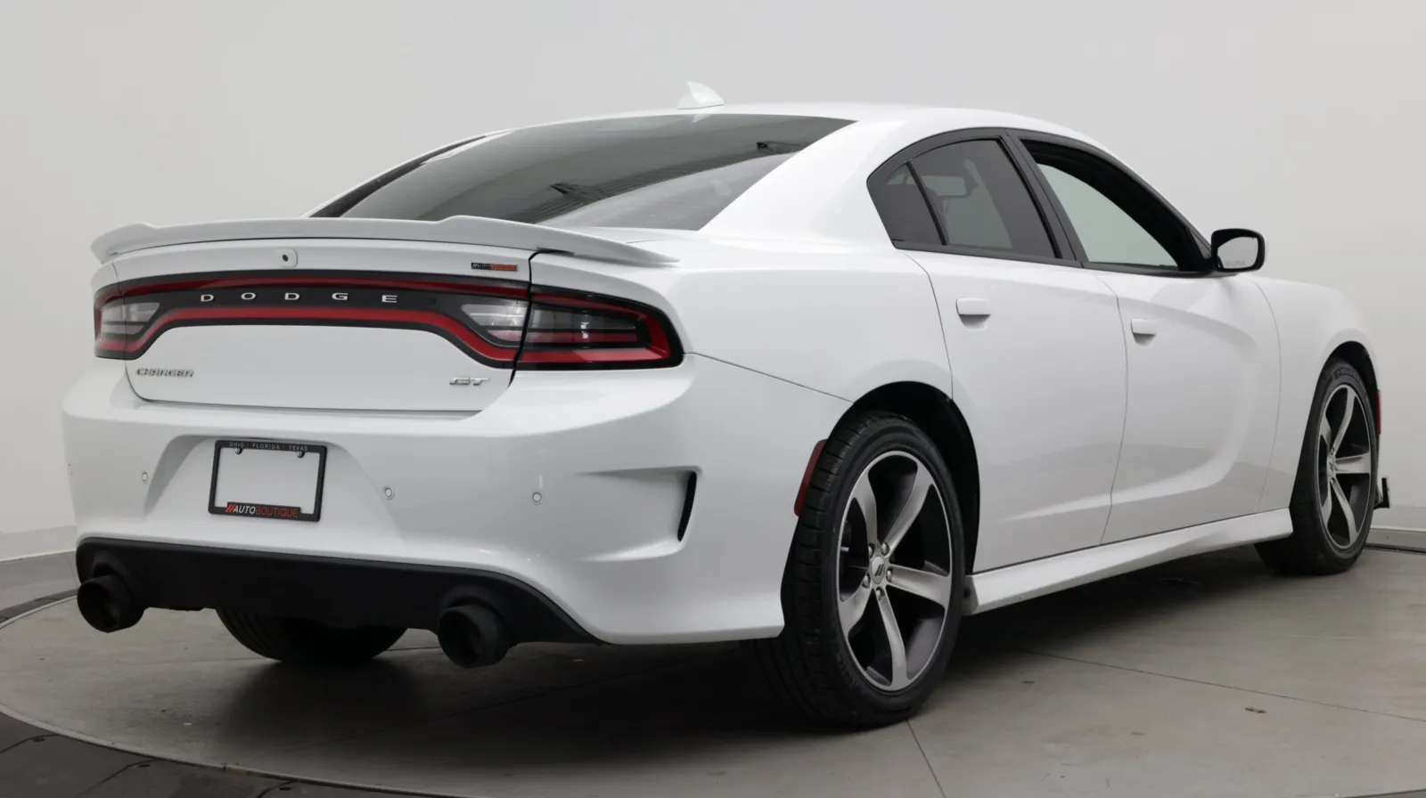 Dodge Charger photo 7