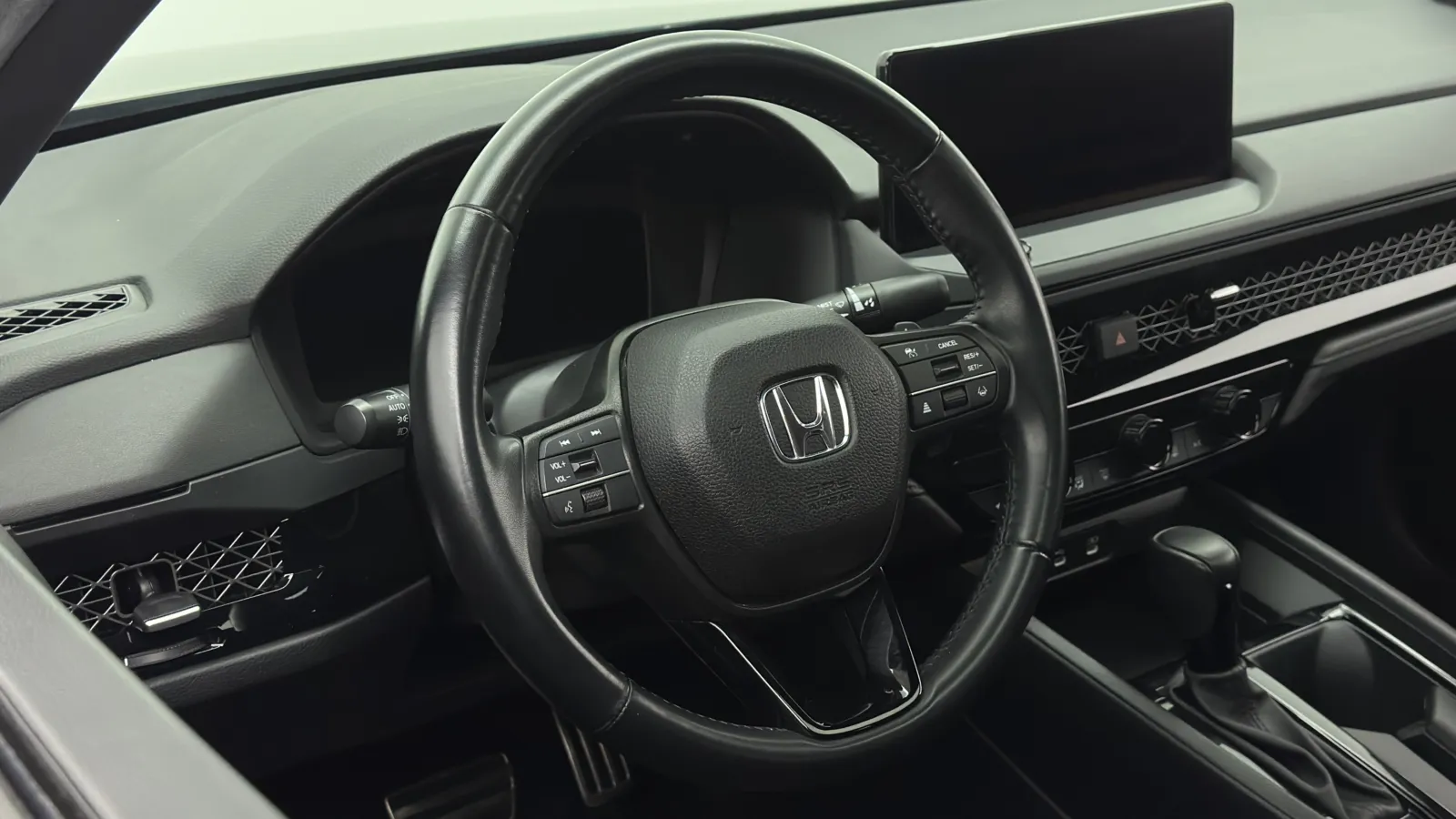 Honda Accord photo 9