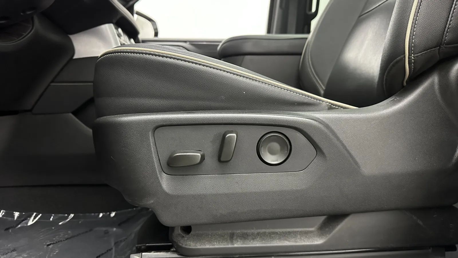 GMC Yukon XL photo 15