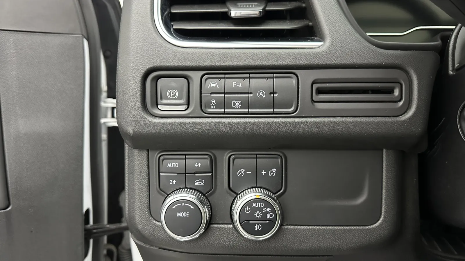 GMC Yukon XL photo 17