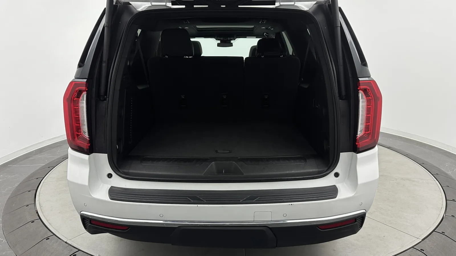 GMC Yukon XL photo 28