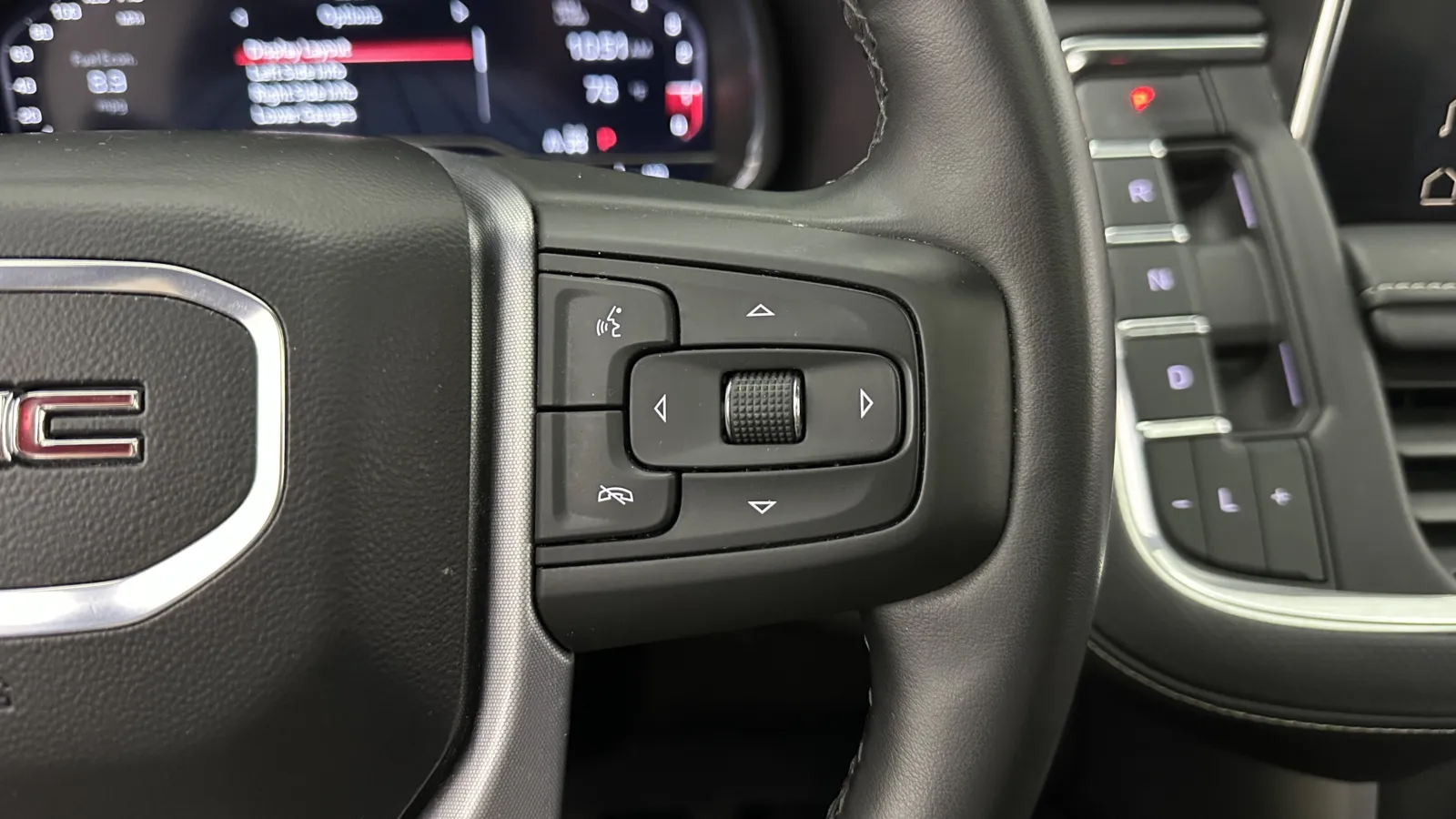 GMC Yukon XL photo 22
