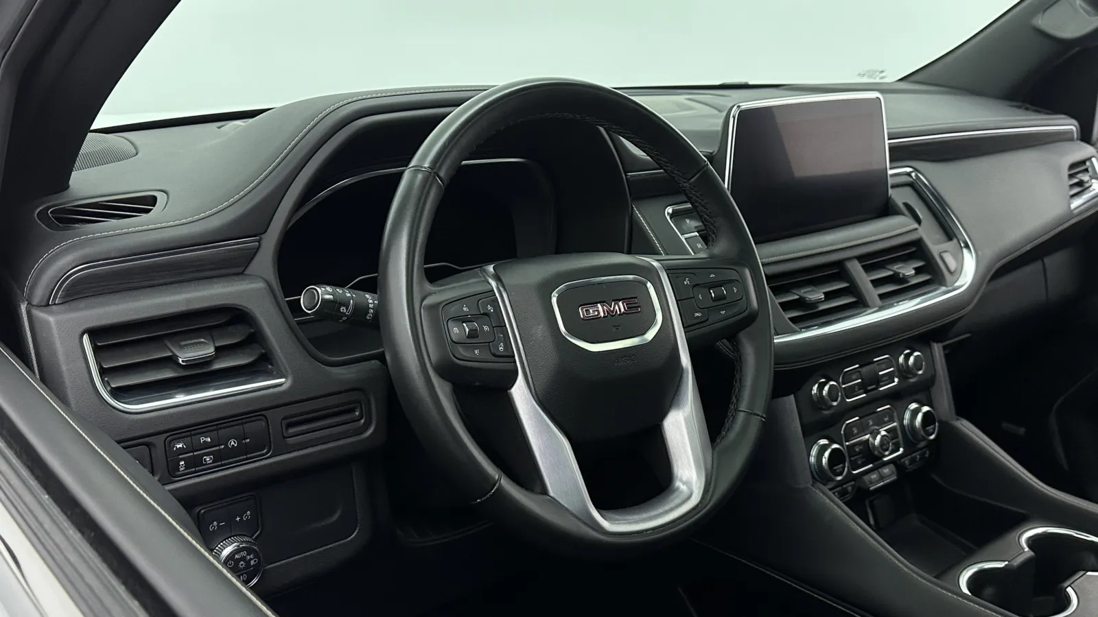 GMC Yukon XL photo 9