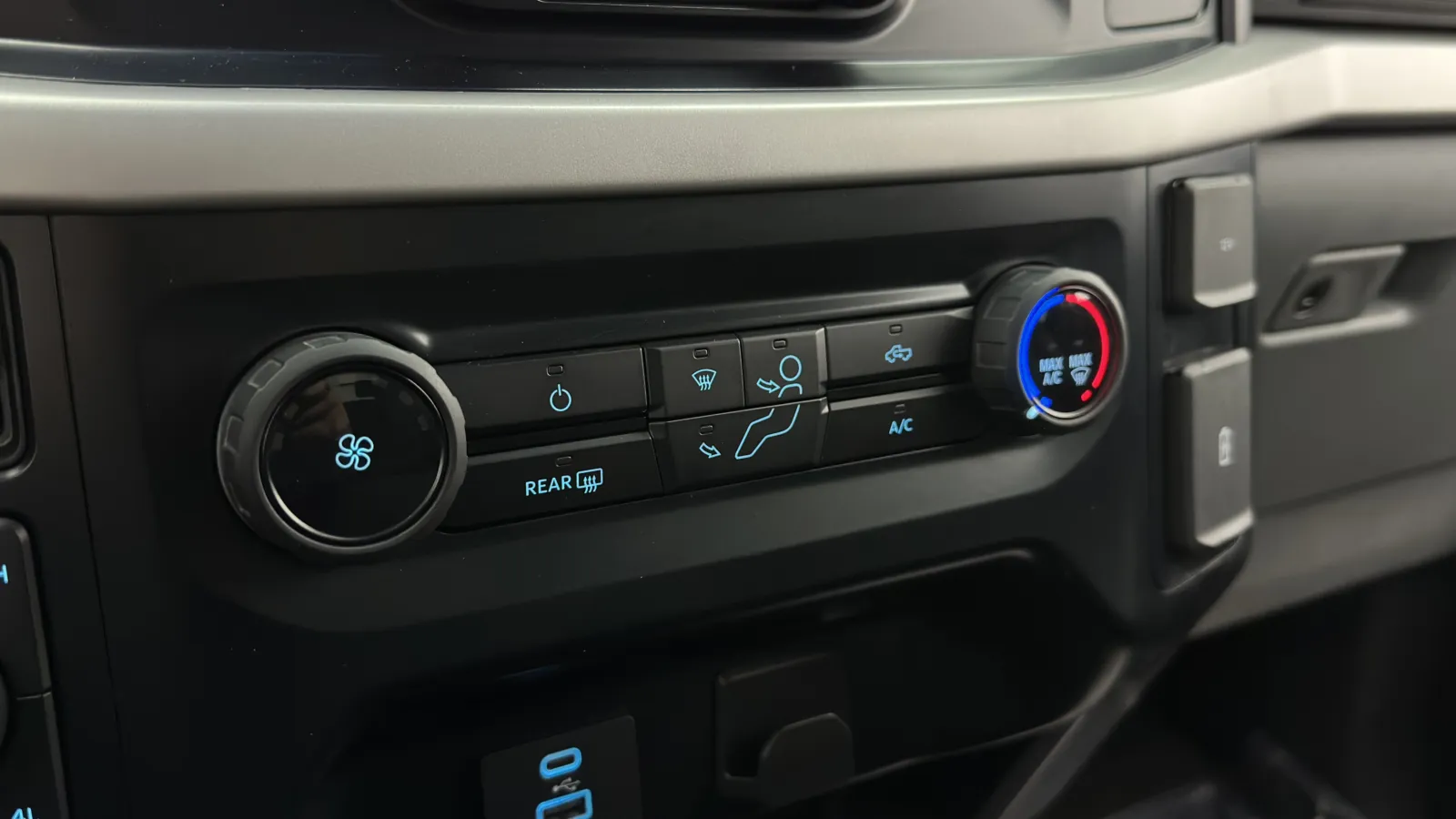 Ford F-150 photo 14