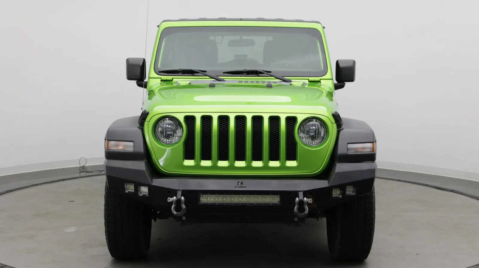 Jeep Wrangler photo 2