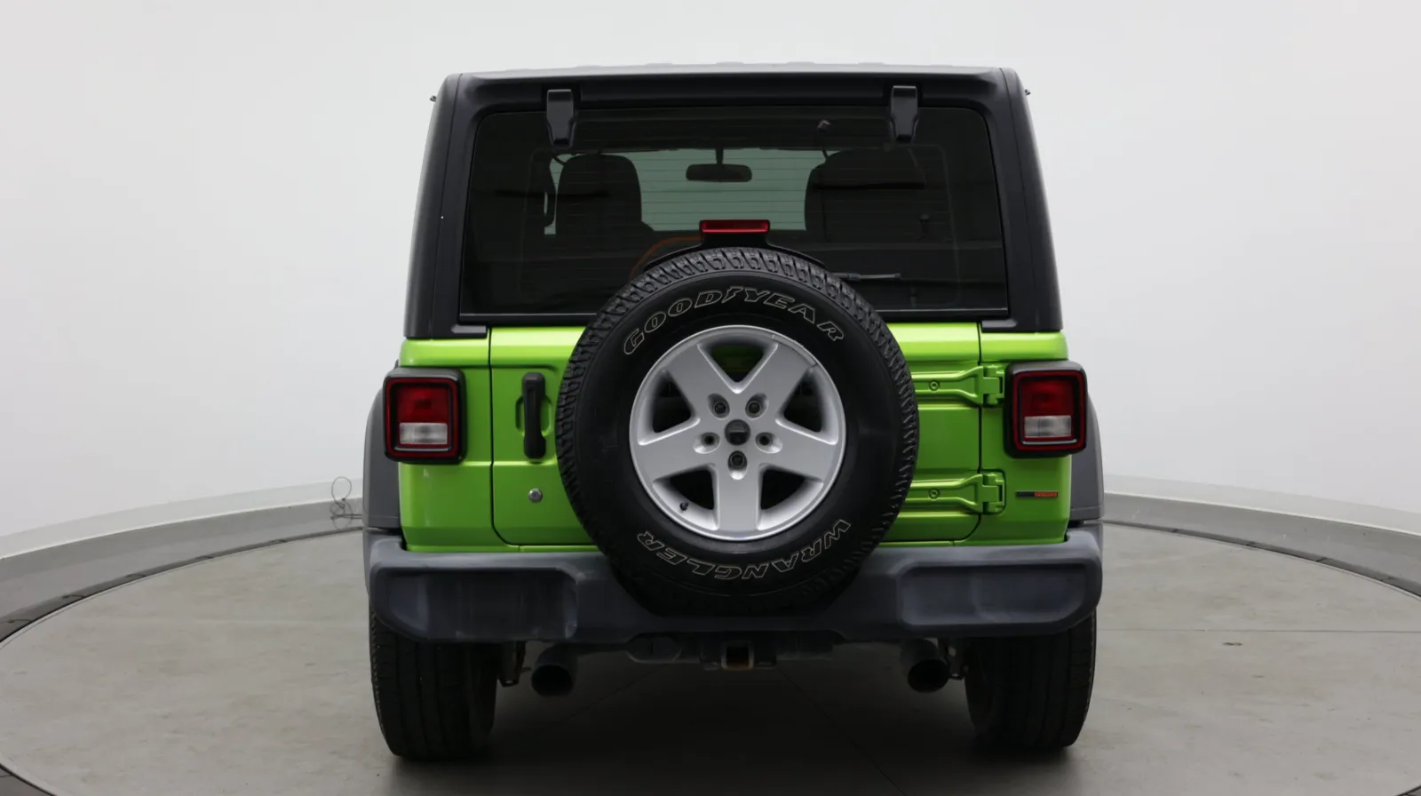 Jeep Wrangler photo 6