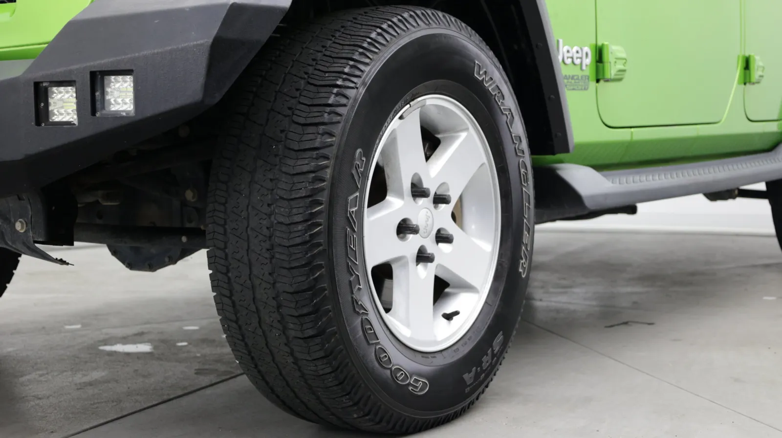 Jeep Wrangler photo 8