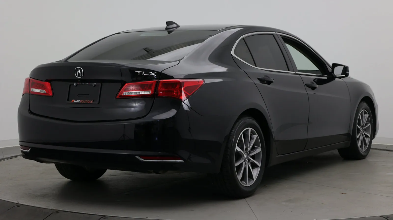 Acura TLX photo 8