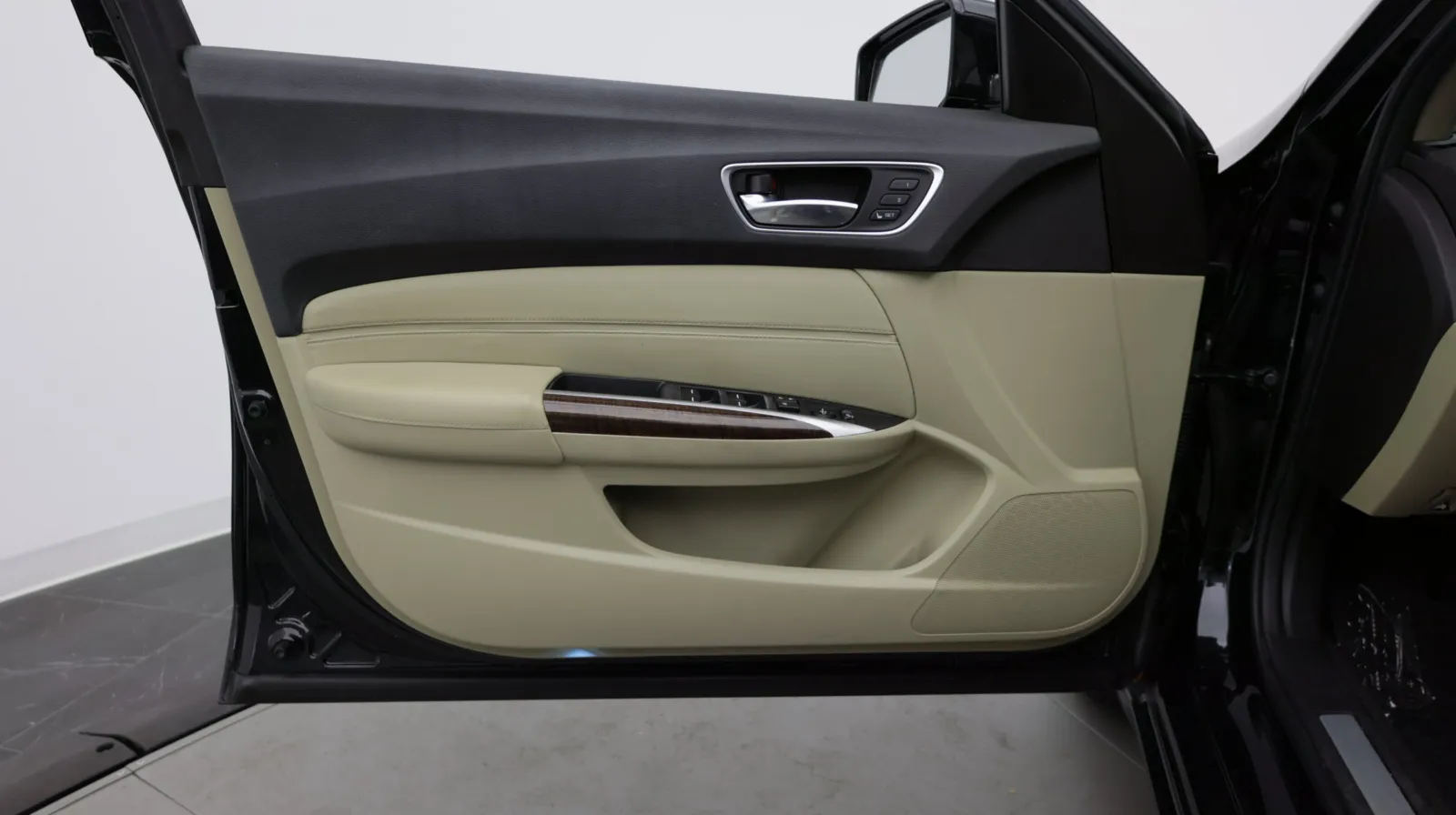 Acura TLX photo 11